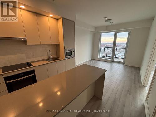 706 - 3071 Trafalgar Road, Oakville, ON - Indoor Photo Showing Kitchen