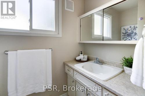 #Main - 80 Westwood Drive, Kitchener, ON - Indoor Photo Showing Bathroom
