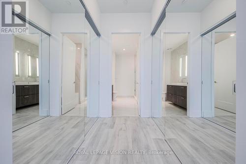 702 - 480 Front Street W, Toronto, ON - Indoor Photo Showing Other Room