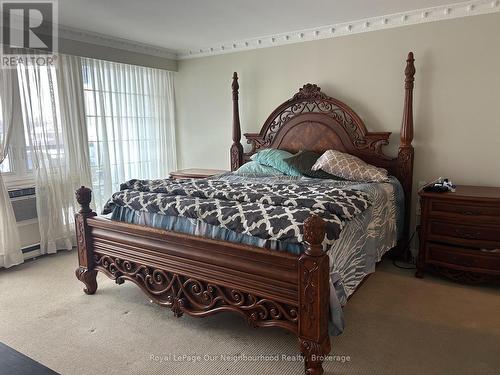 282 King Street W, Oshawa, ON - Indoor Photo Showing Bedroom
