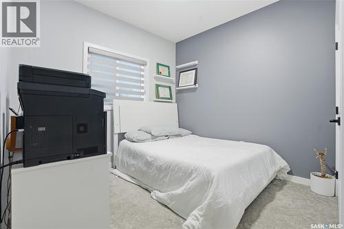 746 Bentley Manor, Saskatoon, SK - Indoor Photo Showing Bedroom