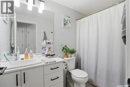 746 Bentley Manor, Saskatoon, SK - Indoor Photo Showing Bathroom