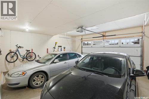 746 Bentley Manor, Saskatoon, SK - Indoor Photo Showing Garage