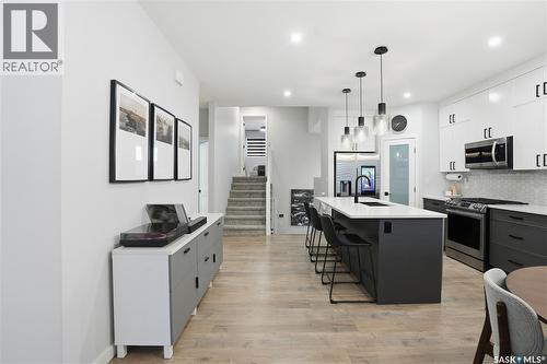 746 Bentley Manor, Saskatoon, SK - Indoor Photo Showing Kitchen With Upgraded Kitchen