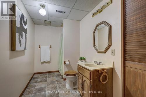 95 Dufferin Street, Aylmer, ON - Indoor Photo Showing Bathroom