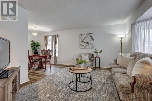 95 Dufferin Street, Aylmer, ON - Indoor Photo Showing Living Room