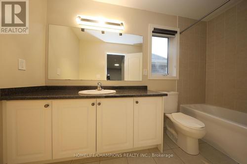 13 John Moore Road, East Gwillimbury, ON - Indoor Photo Showing Bathroom