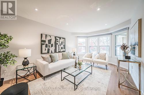 36 Stanford Road, Markham, ON - Indoor Photo Showing Living Room