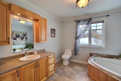 Bathroom - 1177 Rue Maisonneuve, Waterville, QC - Indoor Photo Showing Bathroom