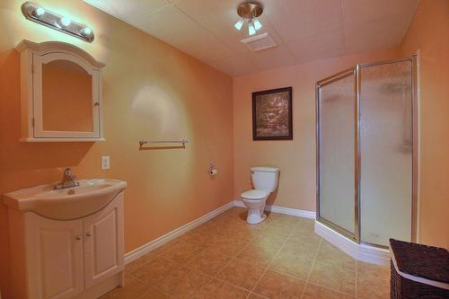 Bathroom - 1177 Rue Maisonneuve, Waterville, QC - Indoor Photo Showing Bathroom