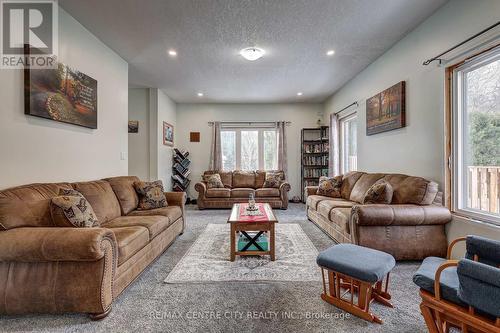 287 Highway 24 Road, Norfolk, ON - Indoor Photo Showing Living Room