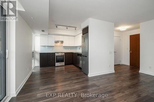 1117 - 120 Varna Drive, Toronto, ON - Indoor Photo Showing Kitchen