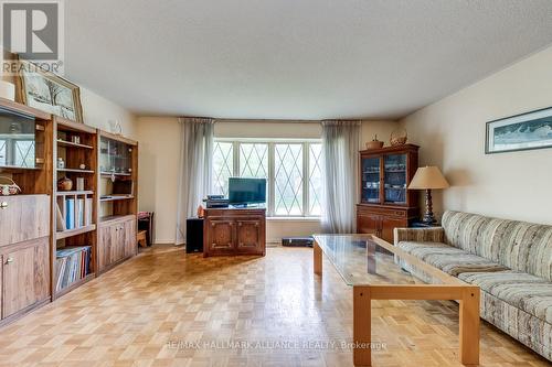 455 Canterbury Crescent, Oakville (Fd Ford), ON - Indoor Photo Showing Living Room