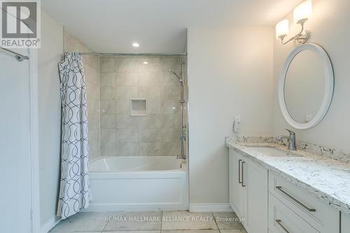 455 Canterbury Crescent, Oakville (Fd Ford), ON - Indoor Photo Showing Bathroom