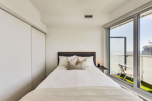 4002-403 Church Street, Toronto, ON - Indoor Photo Showing Bedroom