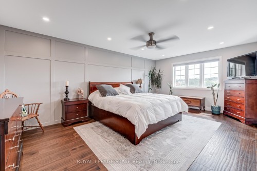 1105 Harrogate Drive, Hamilton, ON - Indoor Photo Showing Bedroom