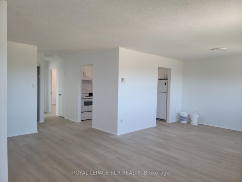 218-2 Orchard Heights Boulevard, Aurora, ON - Indoor Photo Showing Other Room