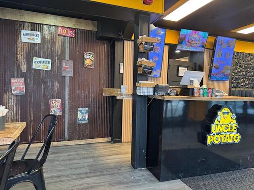 Restaurant - 70 Rue Chabanel O., Montréal (Ahuntsic-Cartierville), QC 