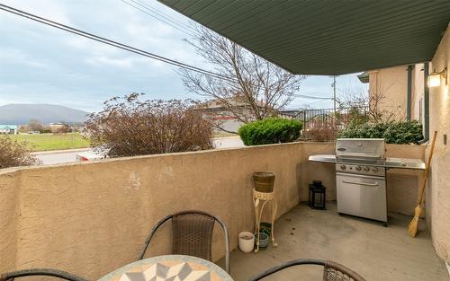 101-160 5 Avenue, Salmon Arm, BC - Outdoor