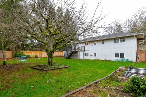 7227 Seabrook Rd, Central Saanich, BC 