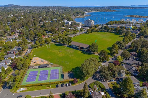 2409 Currie Rd, Oak Bay, BC 