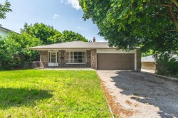 Front-4 Jane Crescent  Barrie, ON L4N 3T6