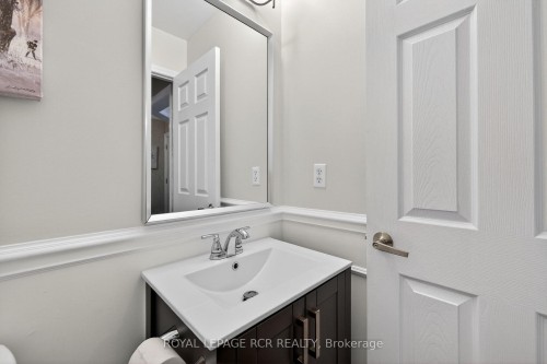 25 Kidd Crescent, New Tecumseth, ON - Indoor Photo Showing Bathroom