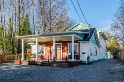 877 3rd St  Courtenay, BC V9N 1E9