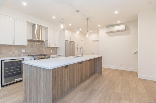 2161 Bellflower Dr, Langford, BC - Indoor Photo Showing Kitchen With Upgraded Kitchen