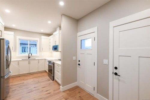 A-2317 Mcdonald Rd, Comox, BC - Indoor Photo Showing Kitchen