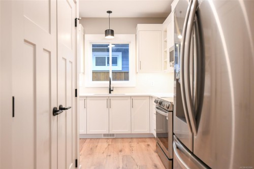 B-2317 Mcdonald Rd, Comox, BC - Indoor Photo Showing Kitchen With Upgraded Kitchen