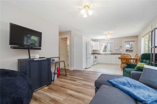 6260 Elaine Way, Central Saanich, BC 