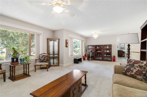 6260 Elaine Way, Central Saanich, BC 