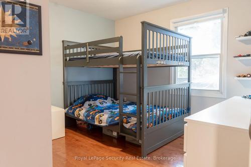 3248 Silverado Drive, Mississauga, ON - Indoor Photo Showing Bedroom