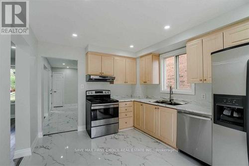 6 Wildercroft Avenue, Brampton, ON - Indoor Photo Showing Kitchen With Double Sink