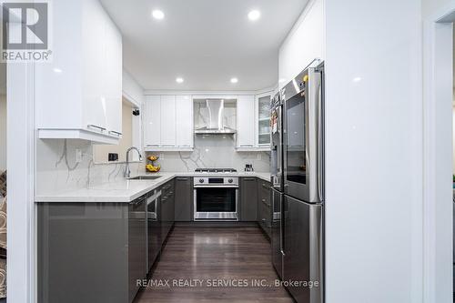 11 Hoover Road, Brampton, ON - Indoor Photo Showing Kitchen With Stainless Steel Kitchen With Upgraded Kitchen