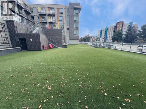 Artificial Turf - 925 Leon Avenue Unit# 407, Kelowna, BC - Outdoor