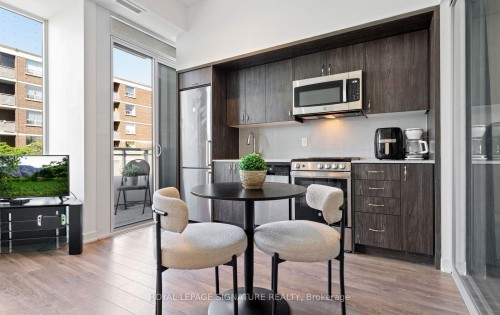 408-1 Cardiff Road, Toronto, ON - Indoor Photo Showing Dining Room