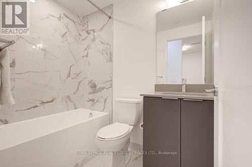 2009 - 3079 Trafalgar Road, Oakville, ON - Indoor Photo Showing Bathroom