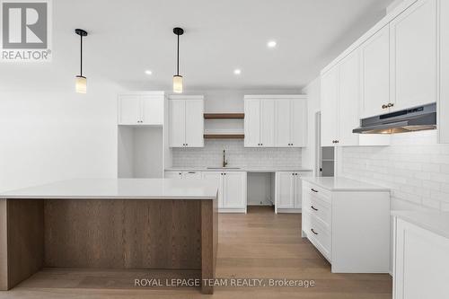1051 Moore Street, Brockville, ON - Indoor Photo Showing Kitchen With Upgraded Kitchen
