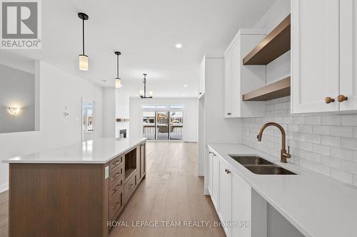 1051 Moore Street, Brockville, ON - Indoor Photo Showing Kitchen With Double Sink With Upgraded Kitchen