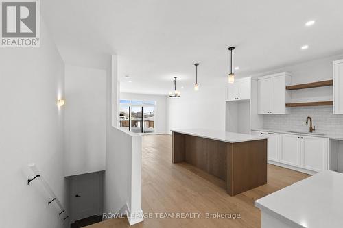 1051 Moore Street, Brockville, ON - Indoor Photo Showing Kitchen With Upgraded Kitchen