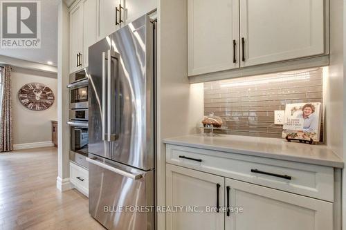 192 Foxborough Place, Thames Centre (Thorndale), ON - Indoor Photo Showing Kitchen