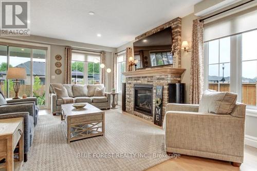 192 Foxborough Place, Thames Centre (Thorndale), ON - Indoor Photo Showing Living Room With Fireplace