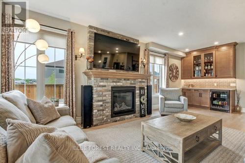 192 Foxborough Place, Thames Centre (Thorndale), ON - Indoor Photo Showing Living Room With Fireplace