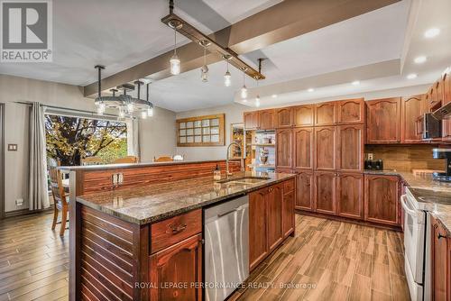 4866 County Road 17 Road, Alfred And Plantagenet, ON - Indoor Photo Showing Kitchen With Double Sink