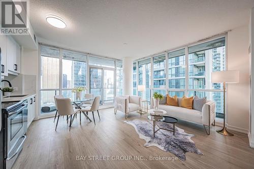 2704 - 33 Bay Street, Toronto, ON - Indoor