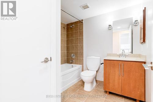 1855 - 25 Viking Lane, Toronto, ON - Indoor Photo Showing Bathroom