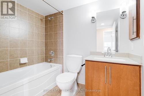 1855 - 25 Viking Lane, Toronto, ON - Indoor Photo Showing Bathroom