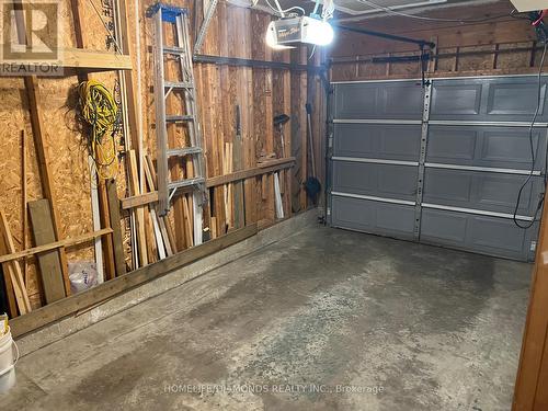 44 Karalee Crescent, Cambridge, ON - Indoor Photo Showing Garage